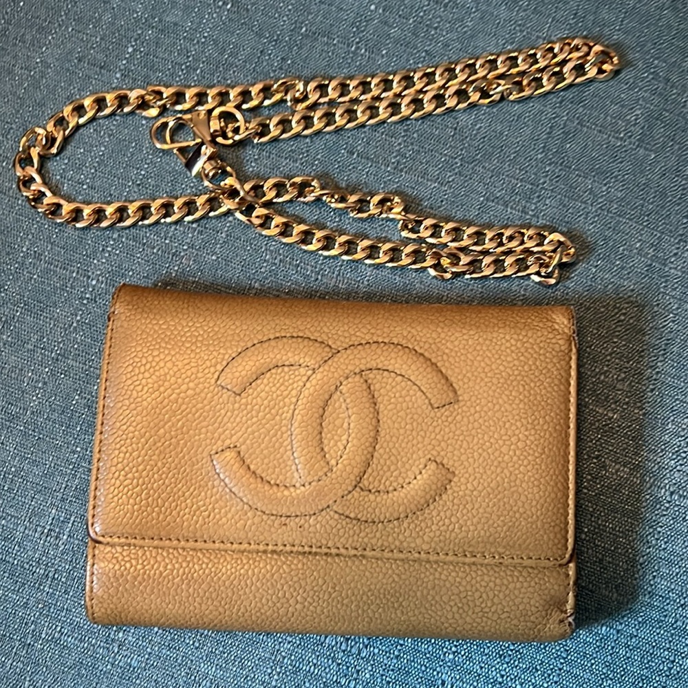 Chanel Timeless CC Caviar Leather Trifold Wallet, Rare - Picture 14 of 15